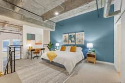 Balcony Loft ,City Views, Walkable - Image 2