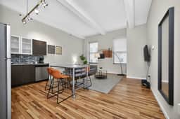 Downtown 2 Bed Steps from Paul Brown Stadium - Image 4