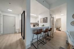4BR, Walk to NFL with Gym, Parking - Image 5