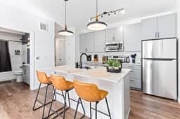 1Bed Apt, Gym | Lowry Hill | Theater - Image 2