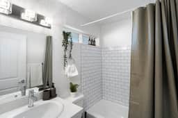 Studio with King Bed Mins. to Encanto Park & Phoenix Zoo - Image 5
