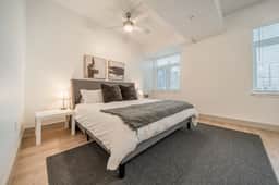 3 Bed w 4 King Beds Walk to Stadiums, Parking - Image 2