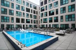 Walkable Studio to Downtown - Image 2
