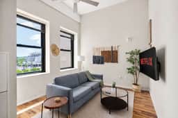 Walkable Resort Style Downtown 2 Bed - Image 2