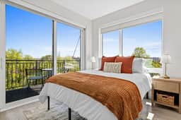 1BR Apt | Rooftop, Gym, Workspace - Image 3