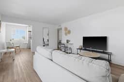 1 King BR | Near State Fair, Parks & Phoenix Zoo - Image 4
