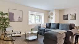 2BR East Liberty ,Walkable, Parking - Image 4