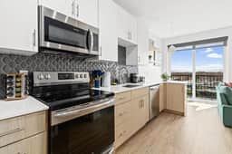 Walkable 1BR | Uptown | Gym - Image 2