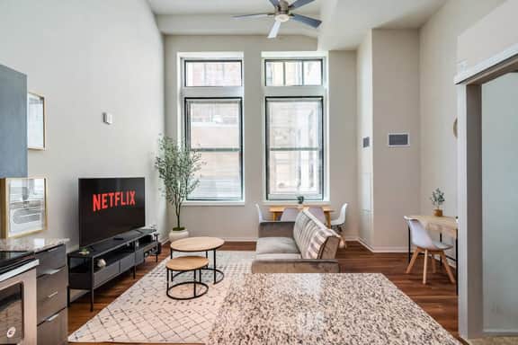 Walkable 2 BR w/ Pool and Gym - Image 3