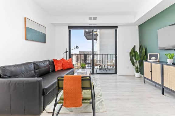 1 Bed |Balcony| Near Down town - Image 2