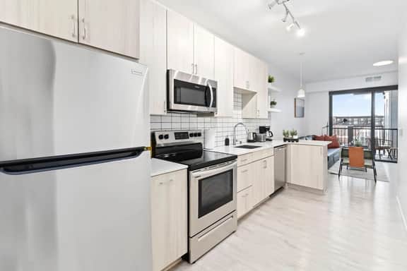 1 Bed |Balcony| Near Down town - Image 3