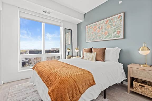 1BR Retreat in Uptown |Walkable | Gym - Image 3