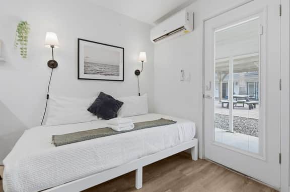 Midtown Studio | Parking | Steps to Roosevelt Row - Image 3