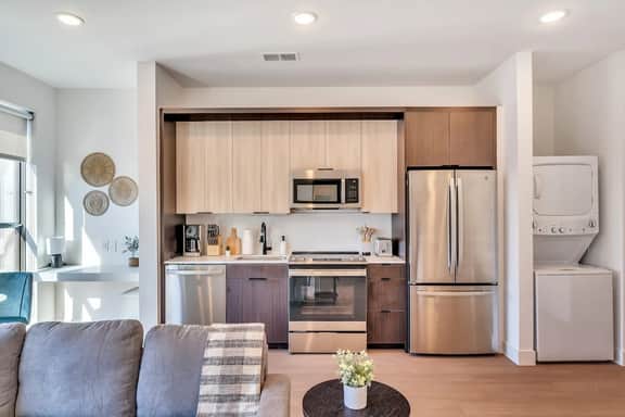 Walkable Downtown Studio Near Findlay Market - Image 2