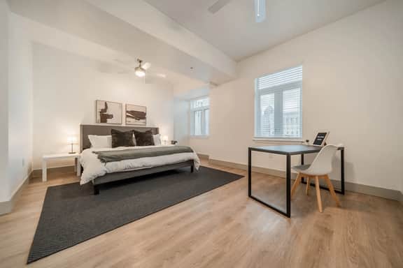 Uptown 4 King Bed, Near Stadiums ,Parking - Image 2