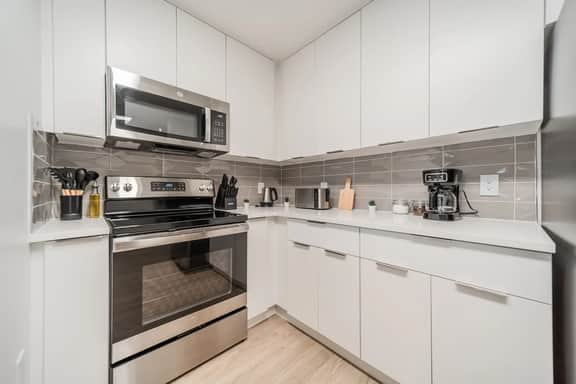Uptown Charlotte 3 Bed | City View - Image 5