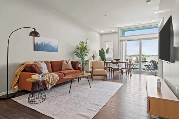 2BR, Balcony, Downtown, Gym - Image 1