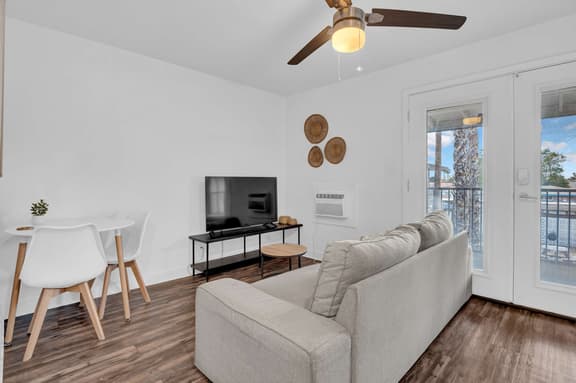 King Bed | Close to Chase Field - Image 1