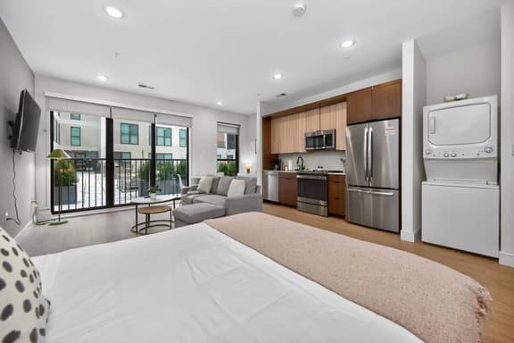 Walkable Downtown Studio OTR - Image 1